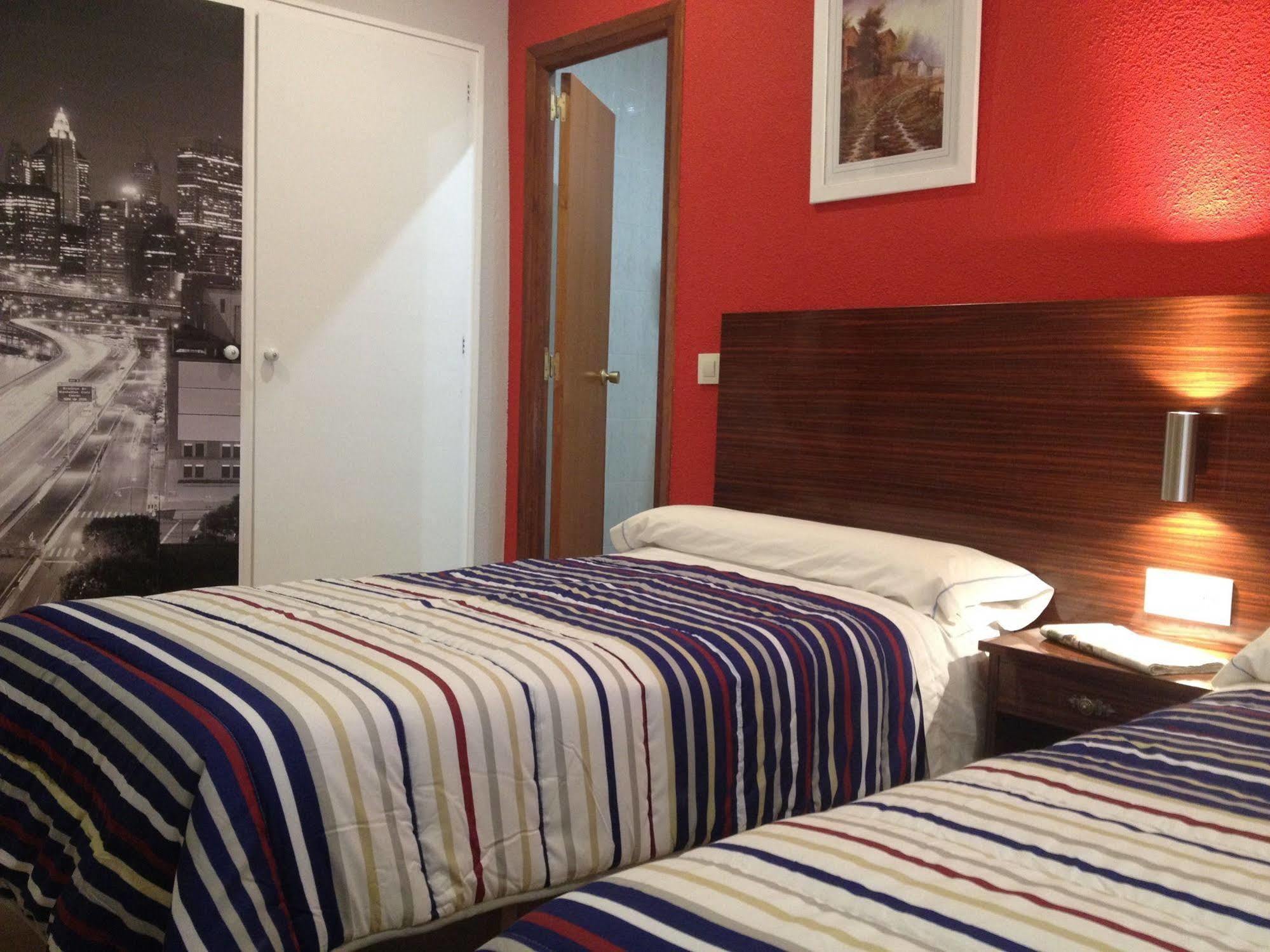 Hotel Marrodan อาร์เนดิญโญ ภายนอก รูปภาพ